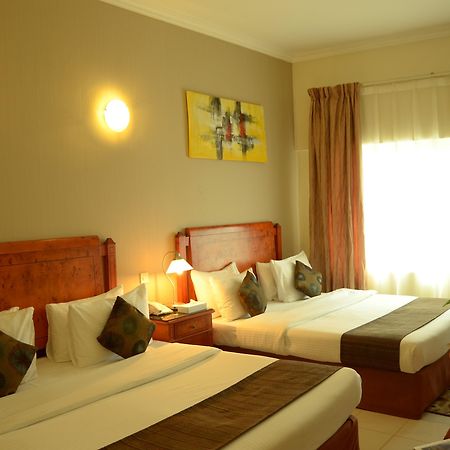 Nejoum Al Emarat Hotel Sharjah Exterior photo