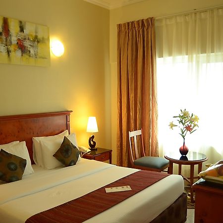 Nejoum Al Emarat Hotel Sharjah Exterior photo