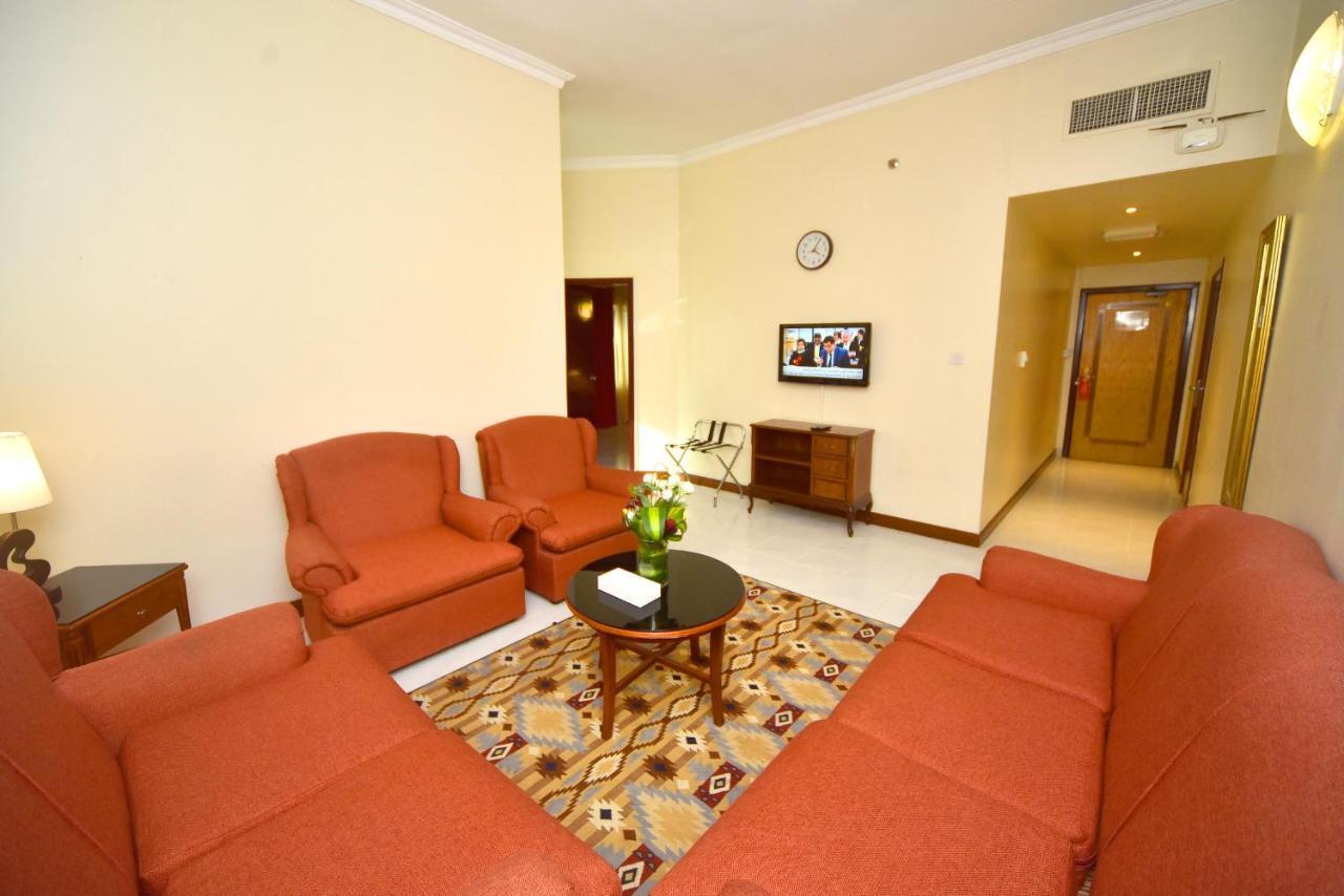 Nejoum Al Emarat Hotel Sharjah Exterior photo