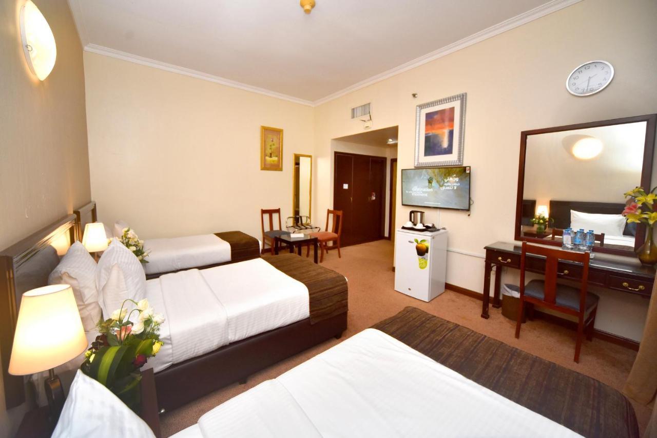 Nejoum Al Emarat Hotel Sharjah Exterior photo
