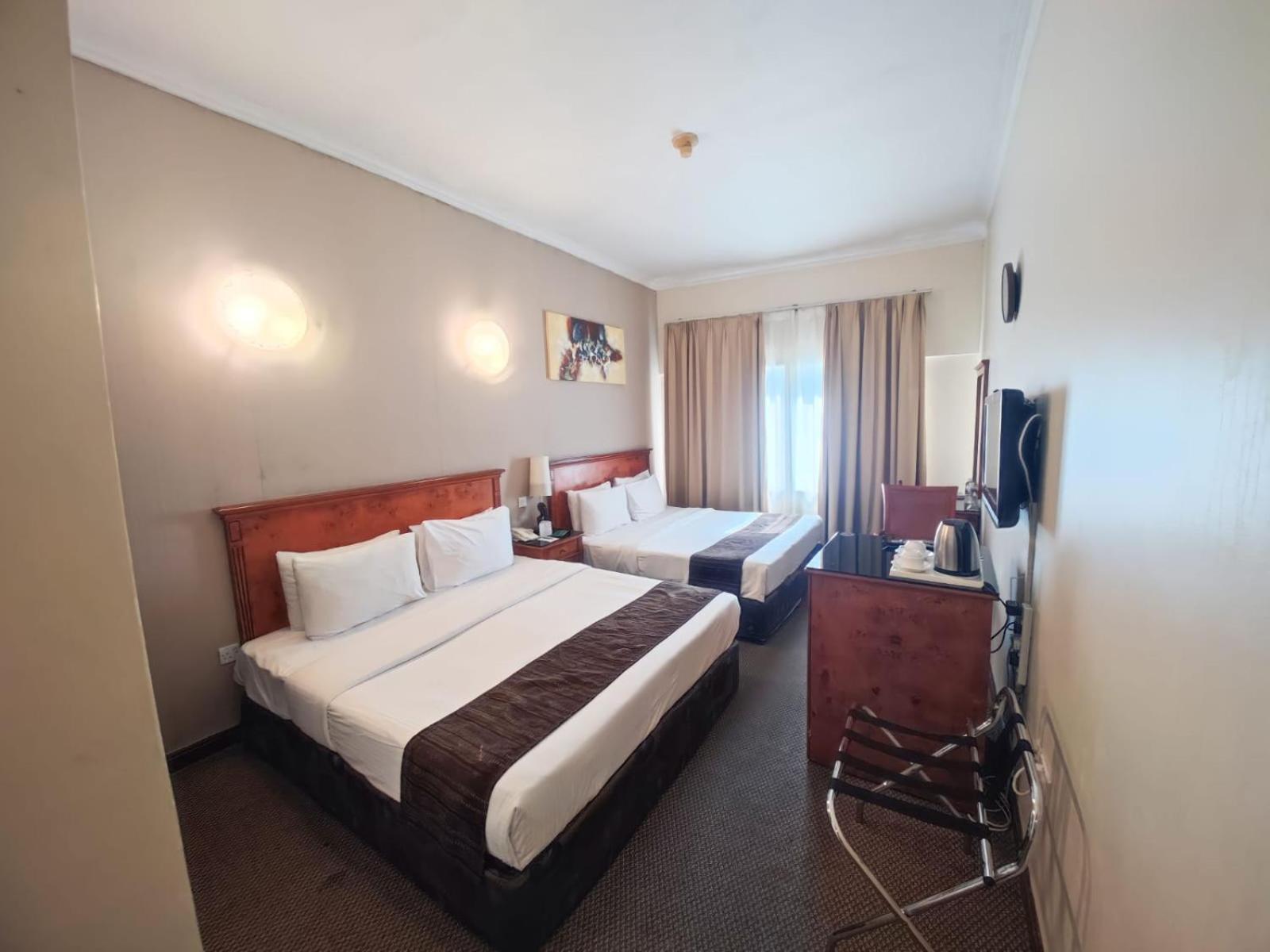 Nejoum Al Emarat Hotel Sharjah Exterior photo