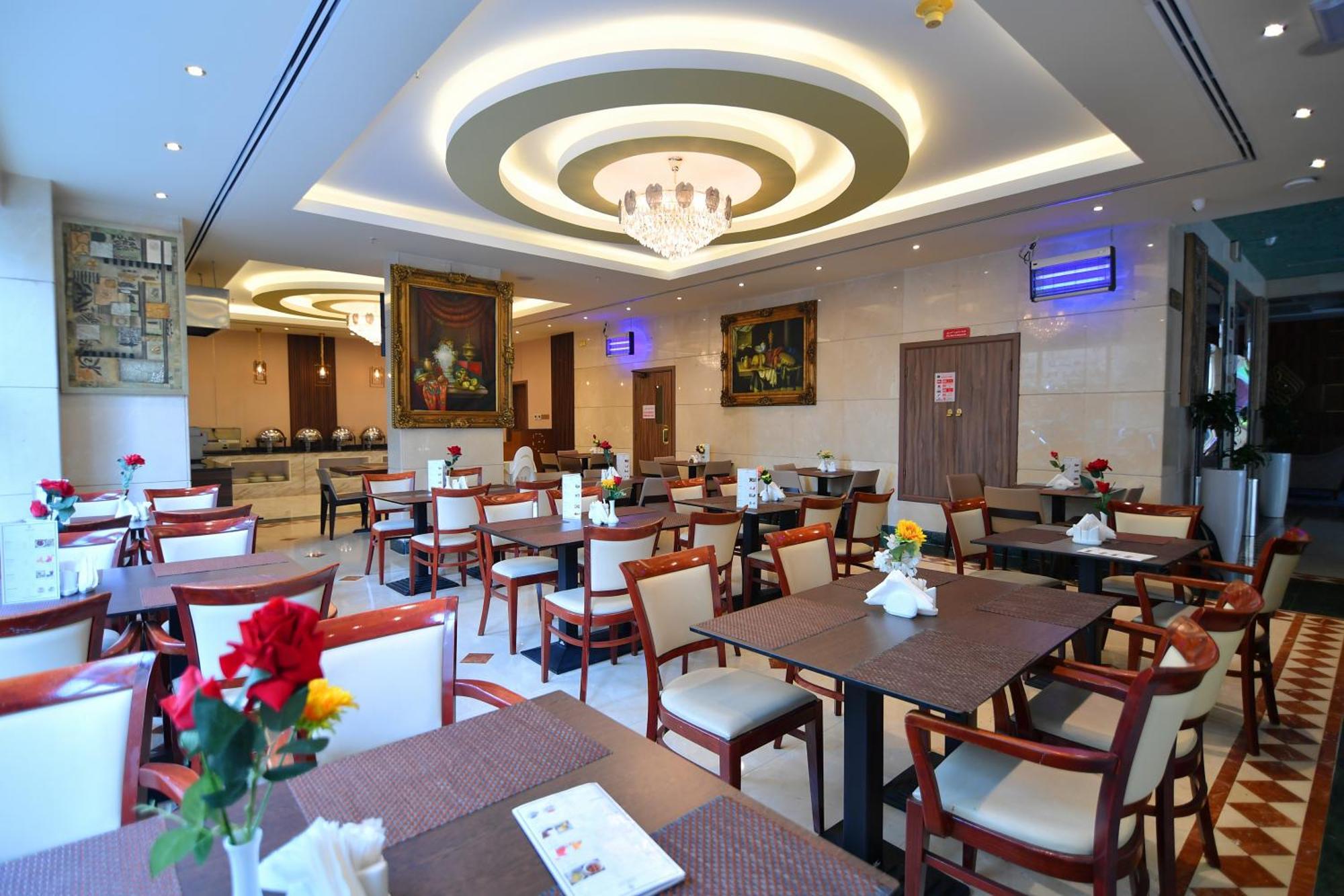 Nejoum Al Emarat Hotel Sharjah Exterior photo
