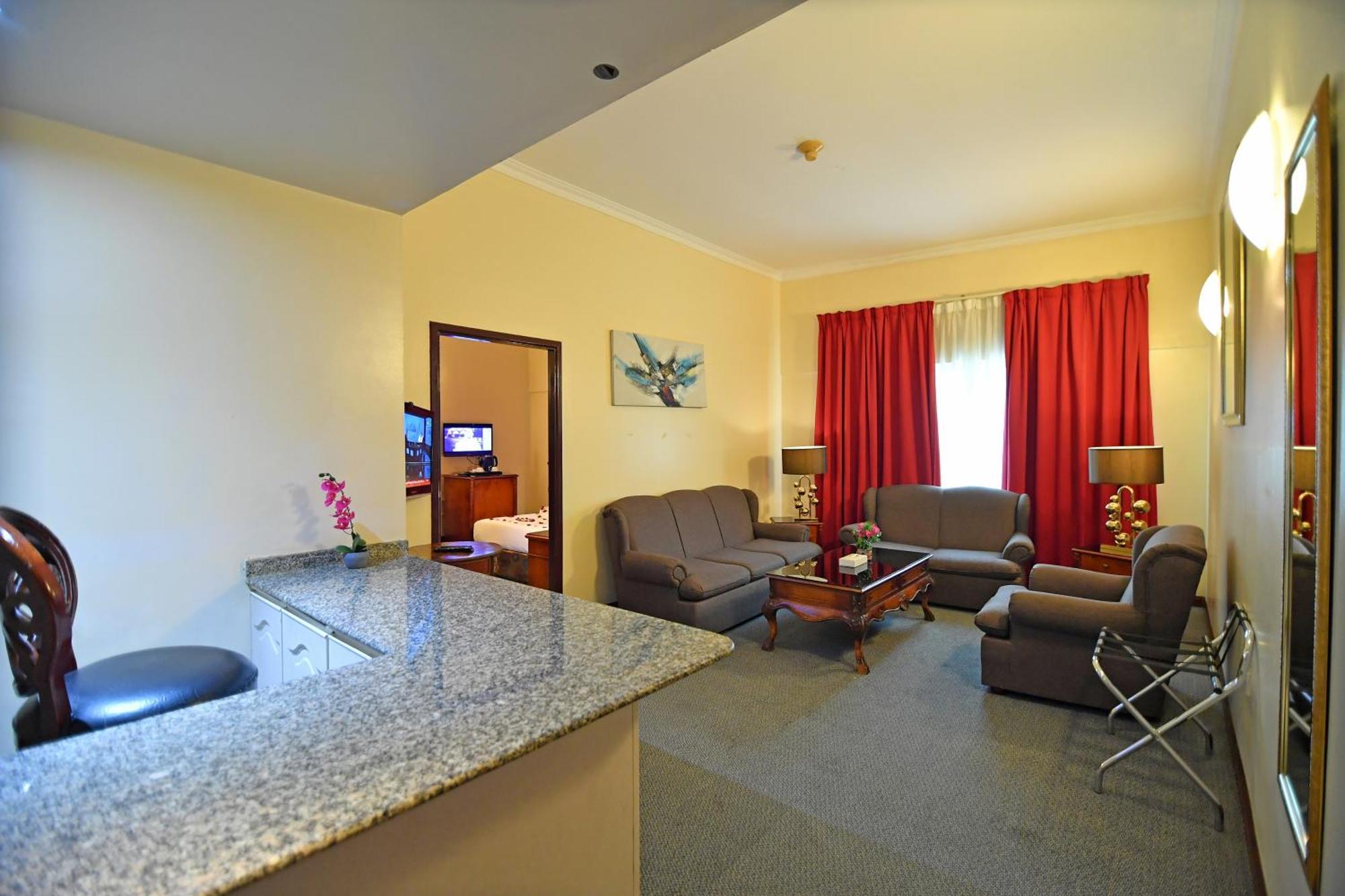 Nejoum Al Emarat Hotel Sharjah Exterior photo