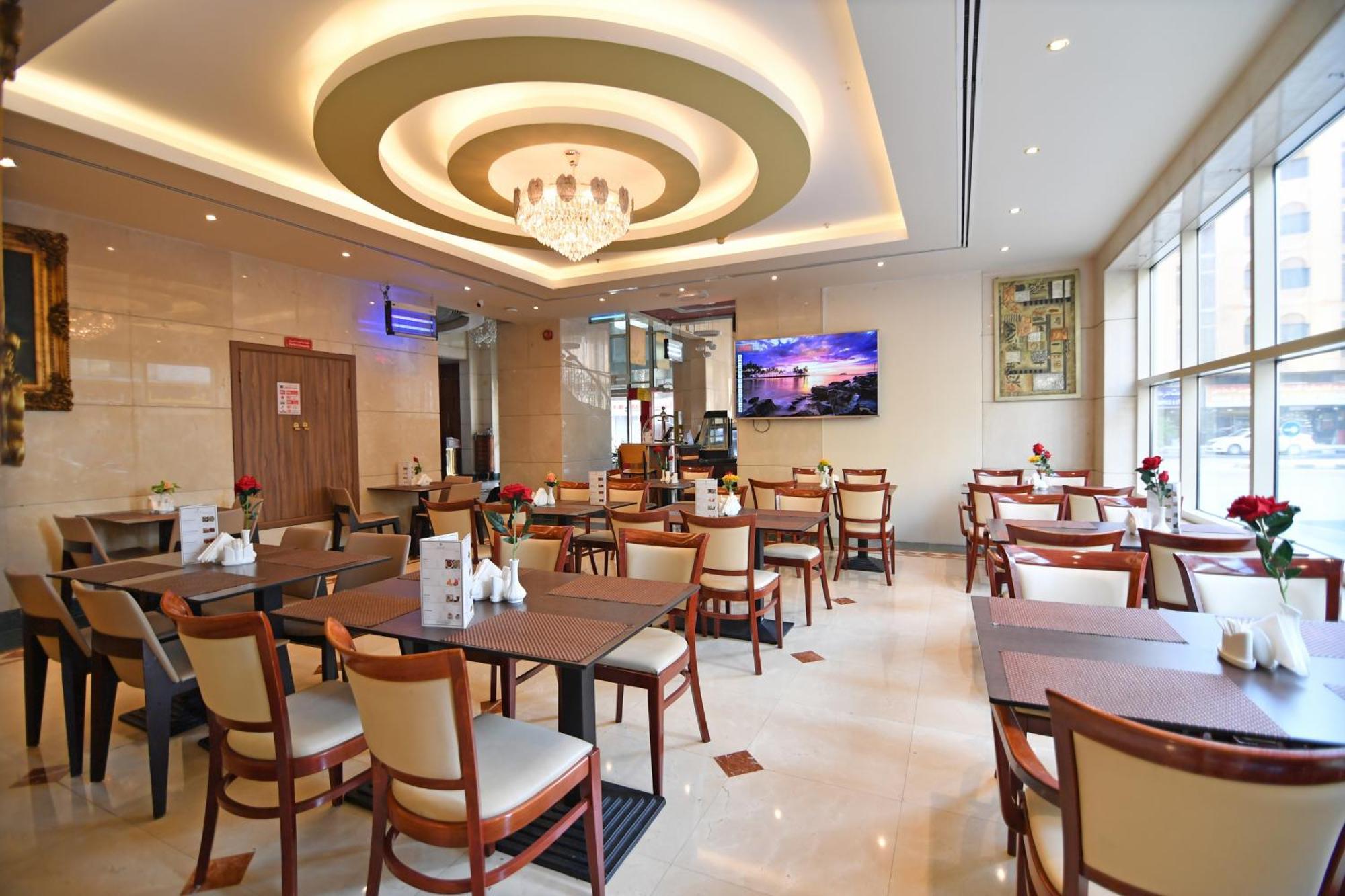Nejoum Al Emarat Hotel Sharjah Exterior photo