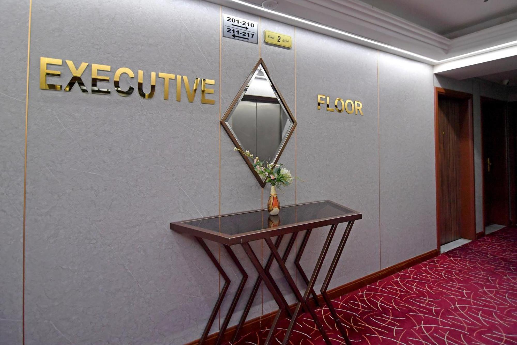 Nejoum Al Emarat Hotel Sharjah Exterior photo
