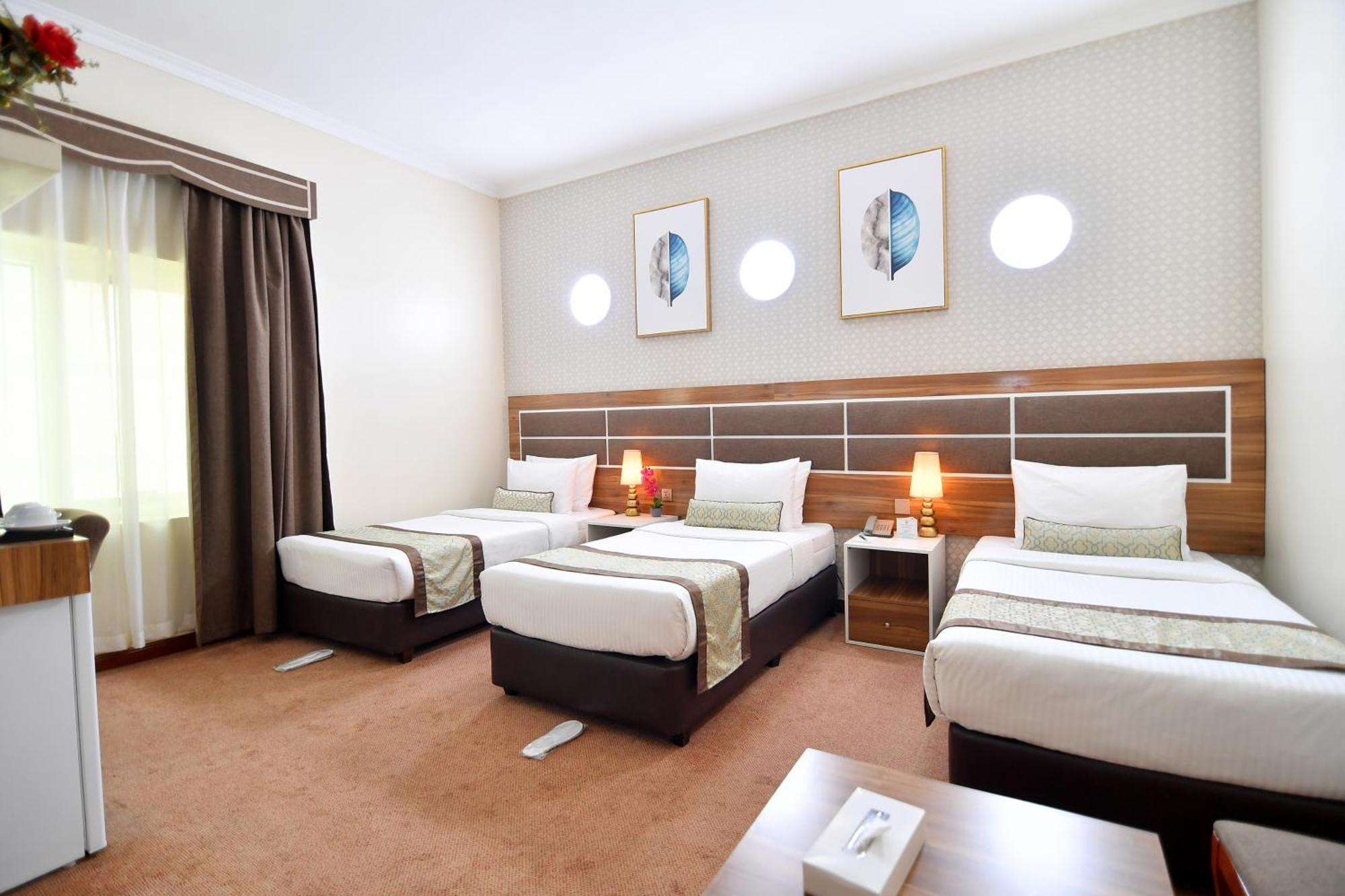 Nejoum Al Emarat Hotel Sharjah Exterior photo